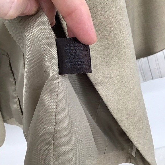 The Limited Women’s Two Botton Blazer Career Business Casual Beige Size 8 - Picture 2 of 7